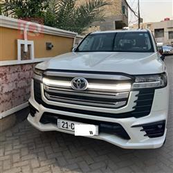 تۆیۆتا لاند کروزەر